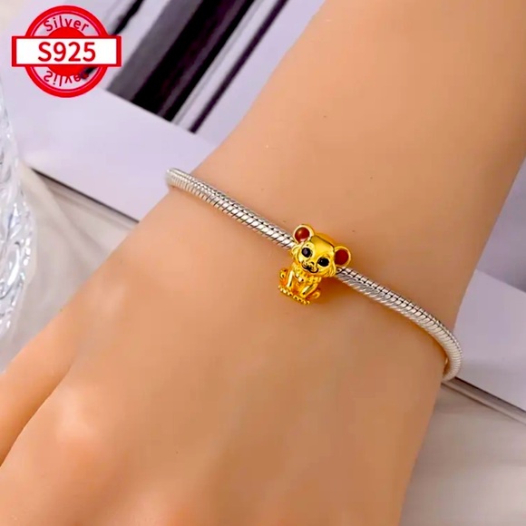 925 sterling silver Gold Lion Charm with Blue Eyes for bracelets/necklaces NWT - Picture 2 of 6